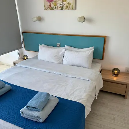 Alex 203 * 라르나카