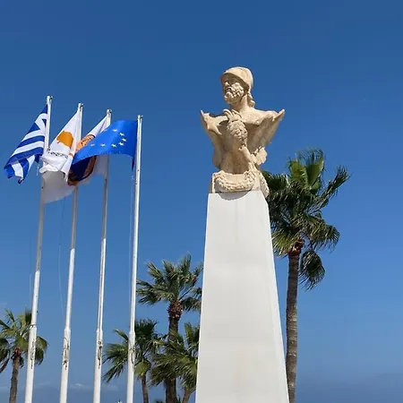 Апартаменты Alex 203 *